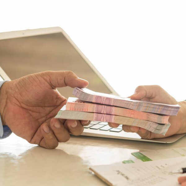 Cash loan – The good and bad side of it